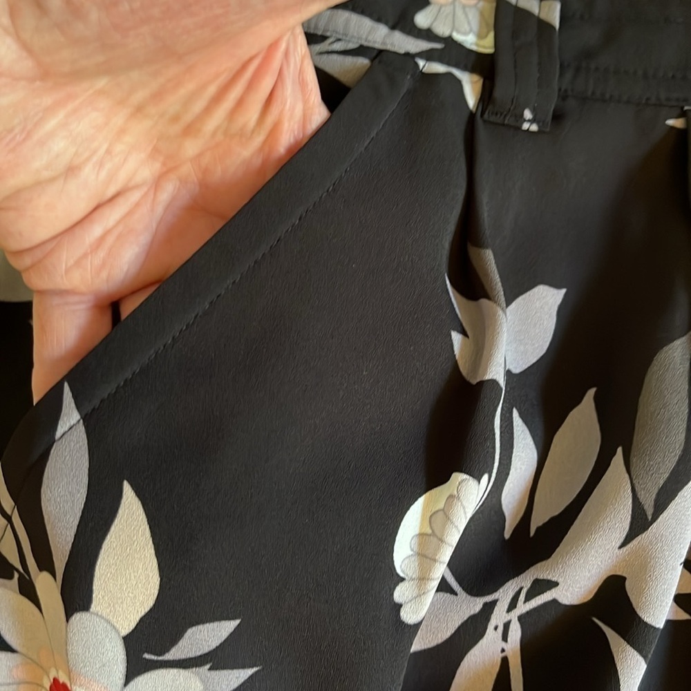 Loft black with floral pattern skirt. Size Large - Picture 10 of 10